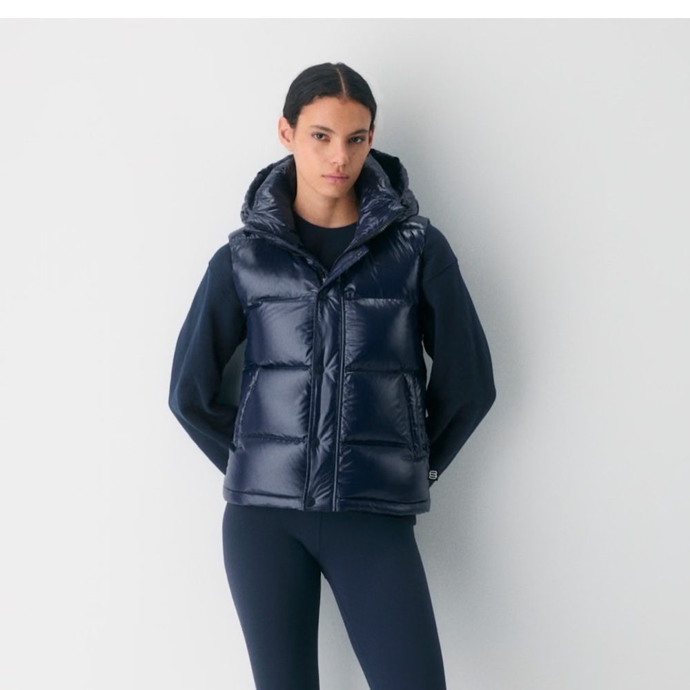 Aritzia super puff vest hi-gloss